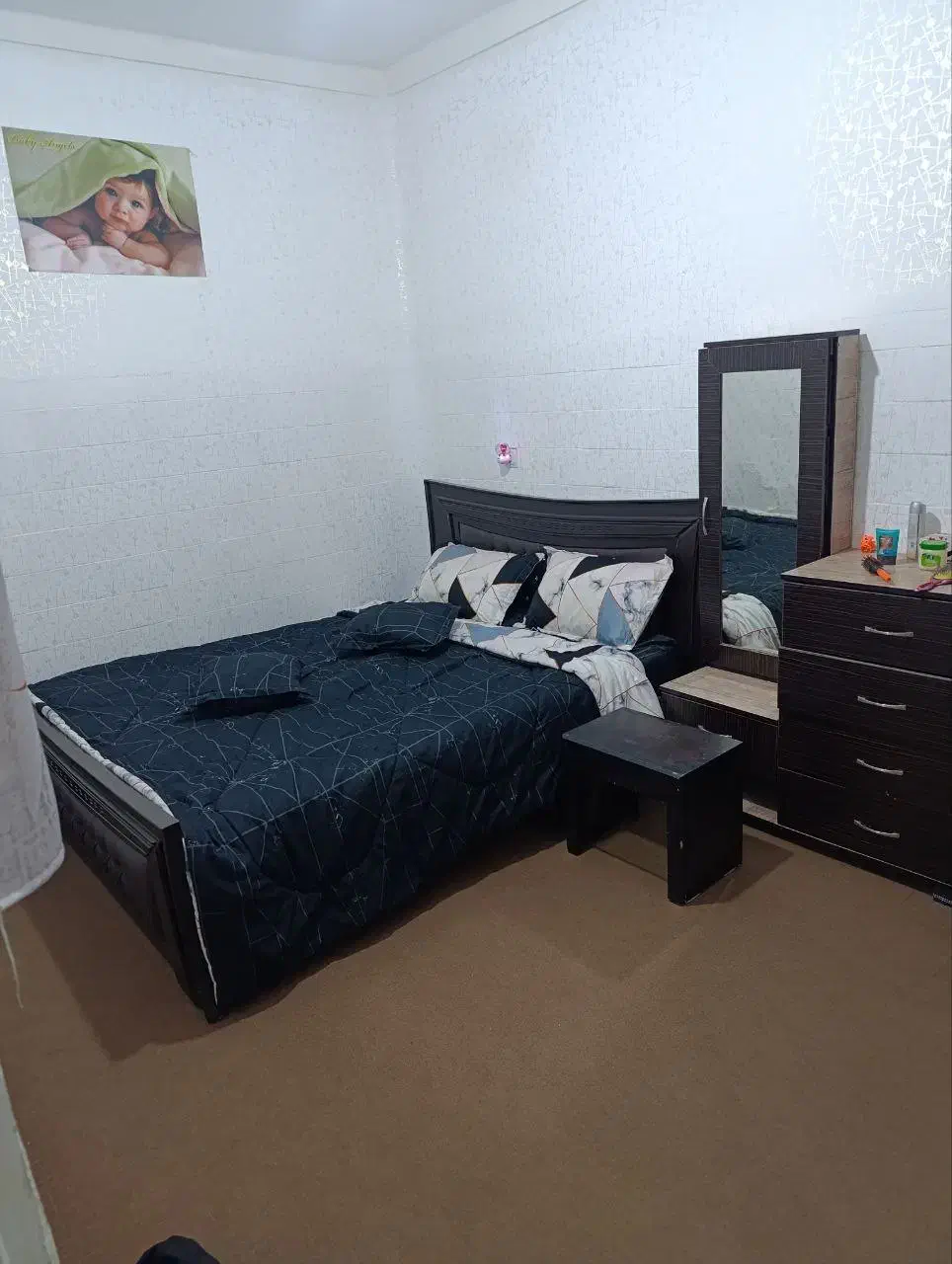 تخت خواب دو نفره ودراور ولوازم آرایشی|تخت و سرویس خواب|مریوان, |دیوار
