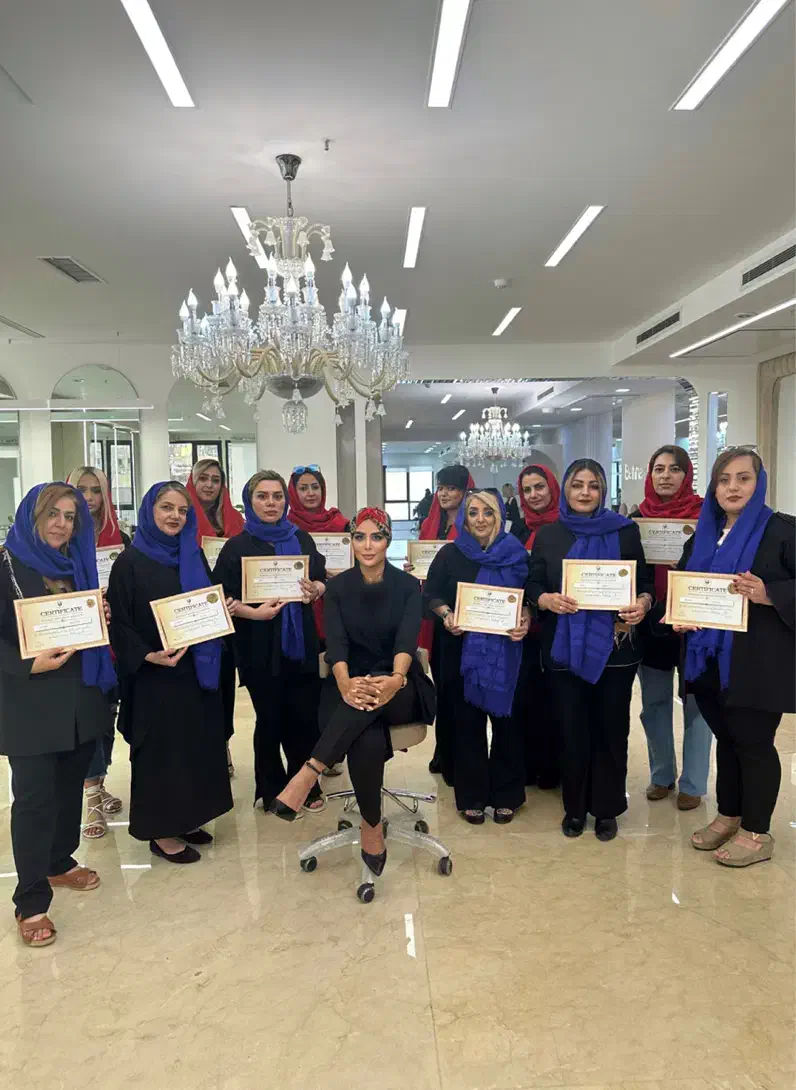 دستیار میکاپ|استخدام درمانی، زیبایی، بهداشتی|تهران, سعادت‌آباد|دیوار