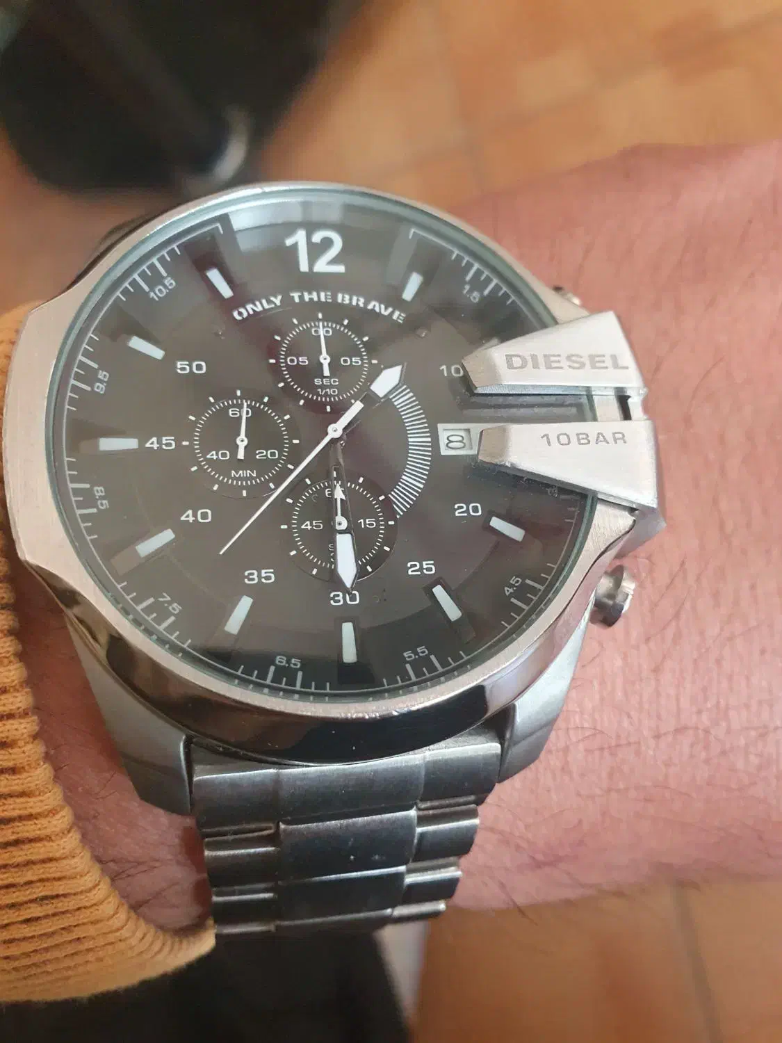 دیزل شاخدار|ساعت|نظرآباد, رسالت|دیوار