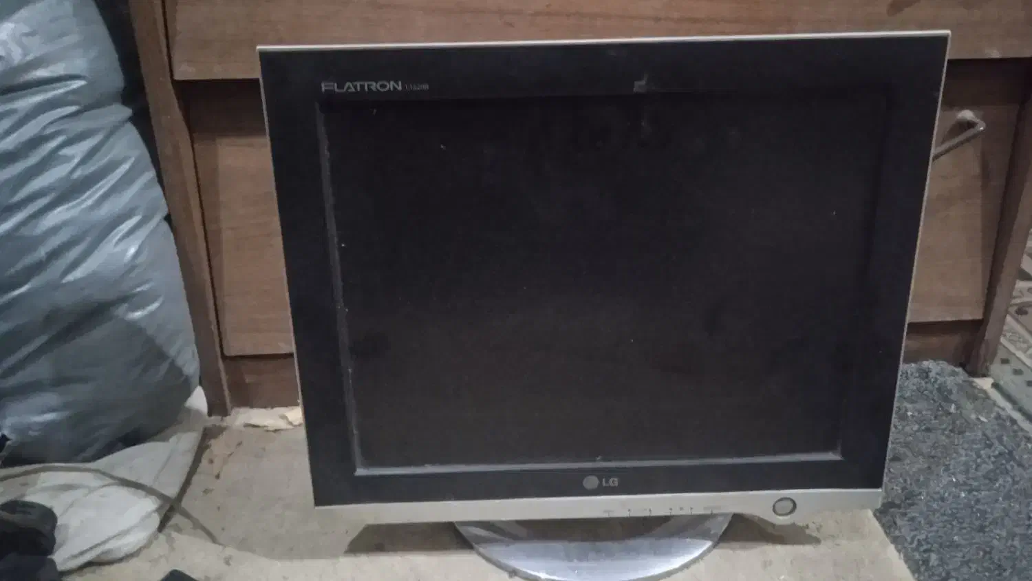 مانیتور 16ال جی|قطعات و لوازم جانبی رایانه|پردیس, شهرک صنعتی کمرد|دیوار