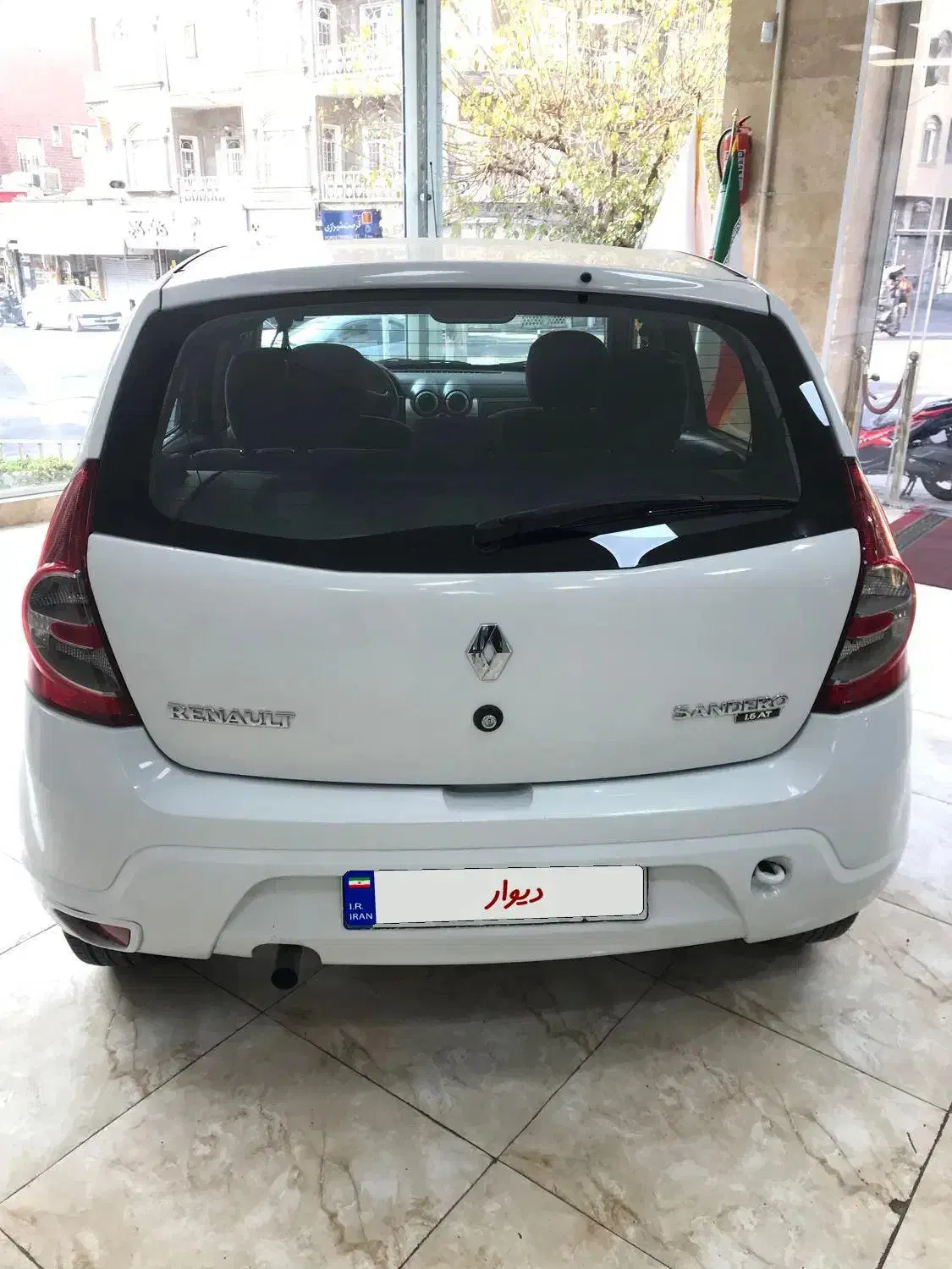 ساندرو ۹۶ اتومات/سند دست اول/زیر قیمت|خودرو سواری و وانت|تهران, نصرت|دیوار
