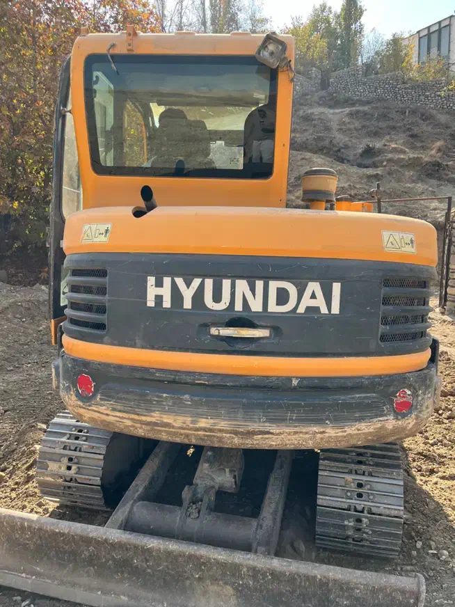 گود برداری مینی بیل بیل بزرگ باب کت|خدمات حمل و نقل|کرج, کمال‌شهر|دیوار