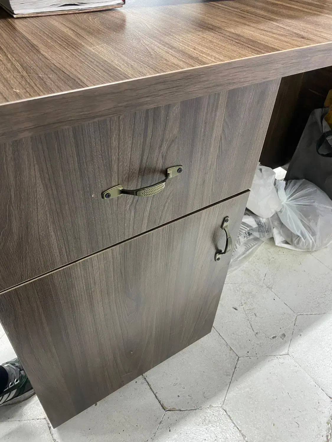 میز مغازه MDF|فروشگاه و مغازه|شیراز, پودنک|دیوار