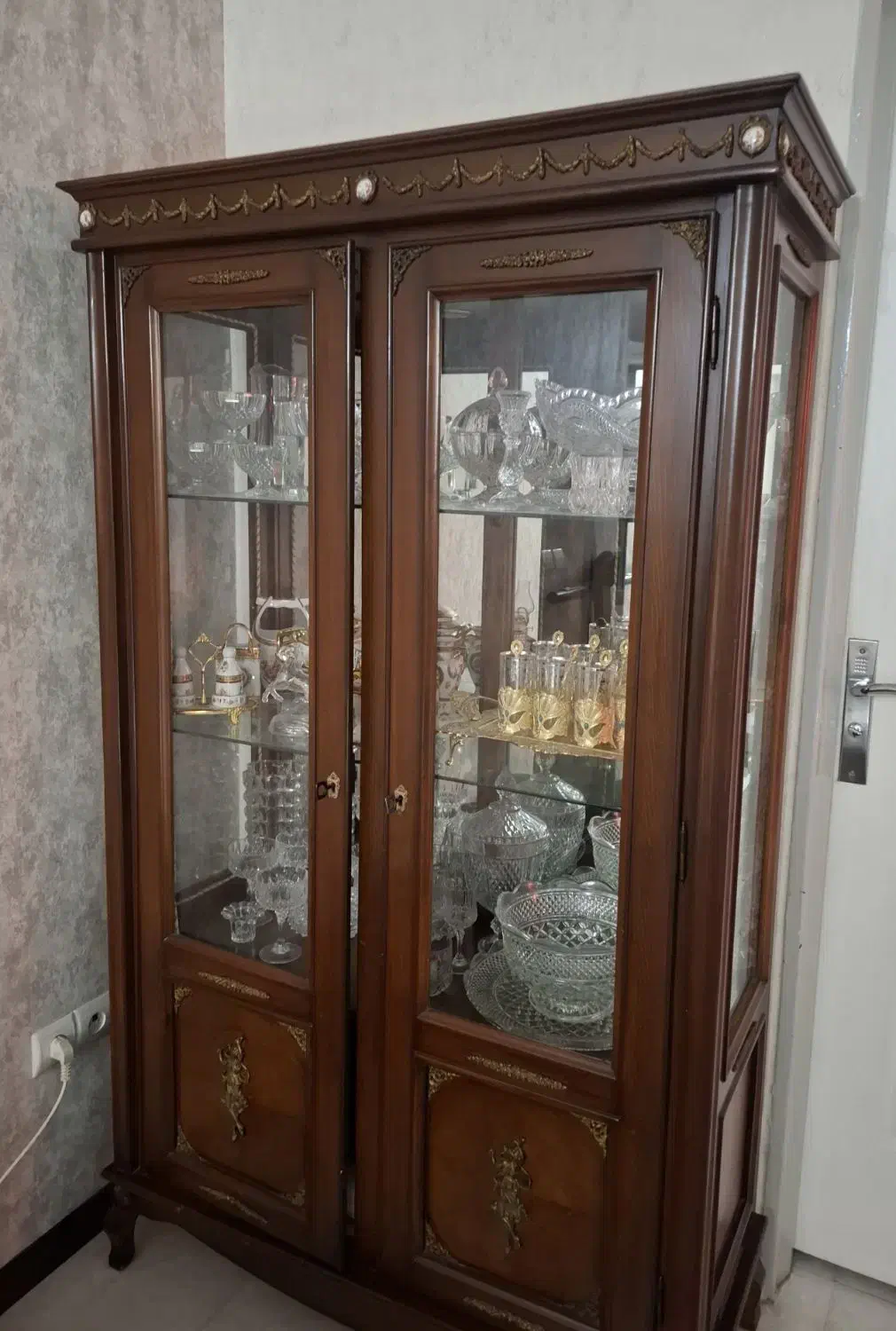 ویترین|بوفه، ویترین، کنسول|تهران, باشگاه نفت|دیوار