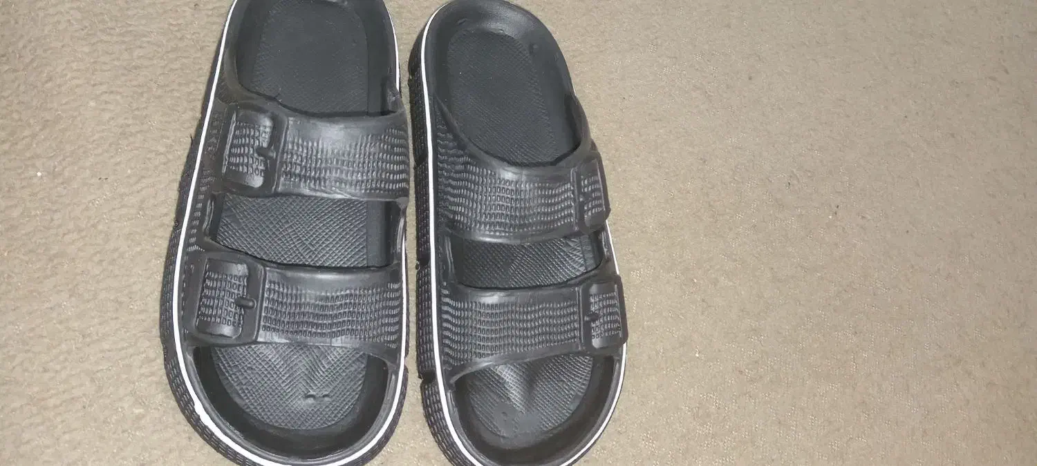 دمپایی و صندل|کیف، کفش، کمربند|قم, منبع آب|دیوار