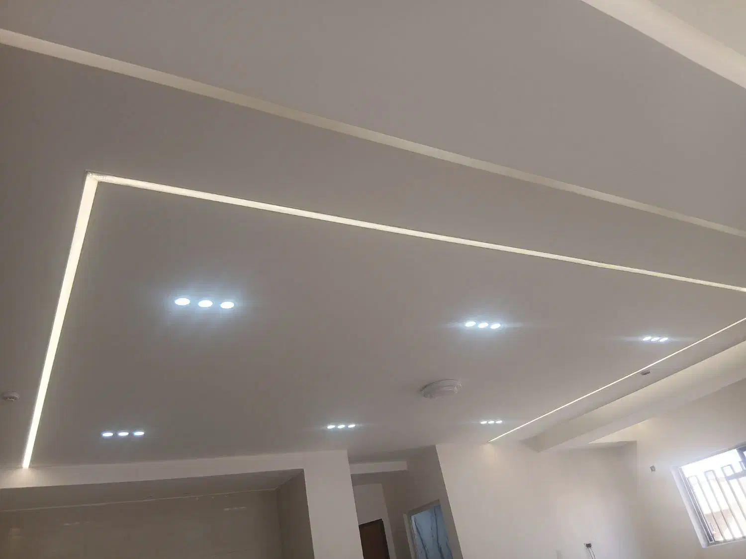 کناف لاینر ، تایل ۶۰در۶۰ ، سقف کاذب|خدمات پیشه و مهارت|بندرعباس, |دیوار