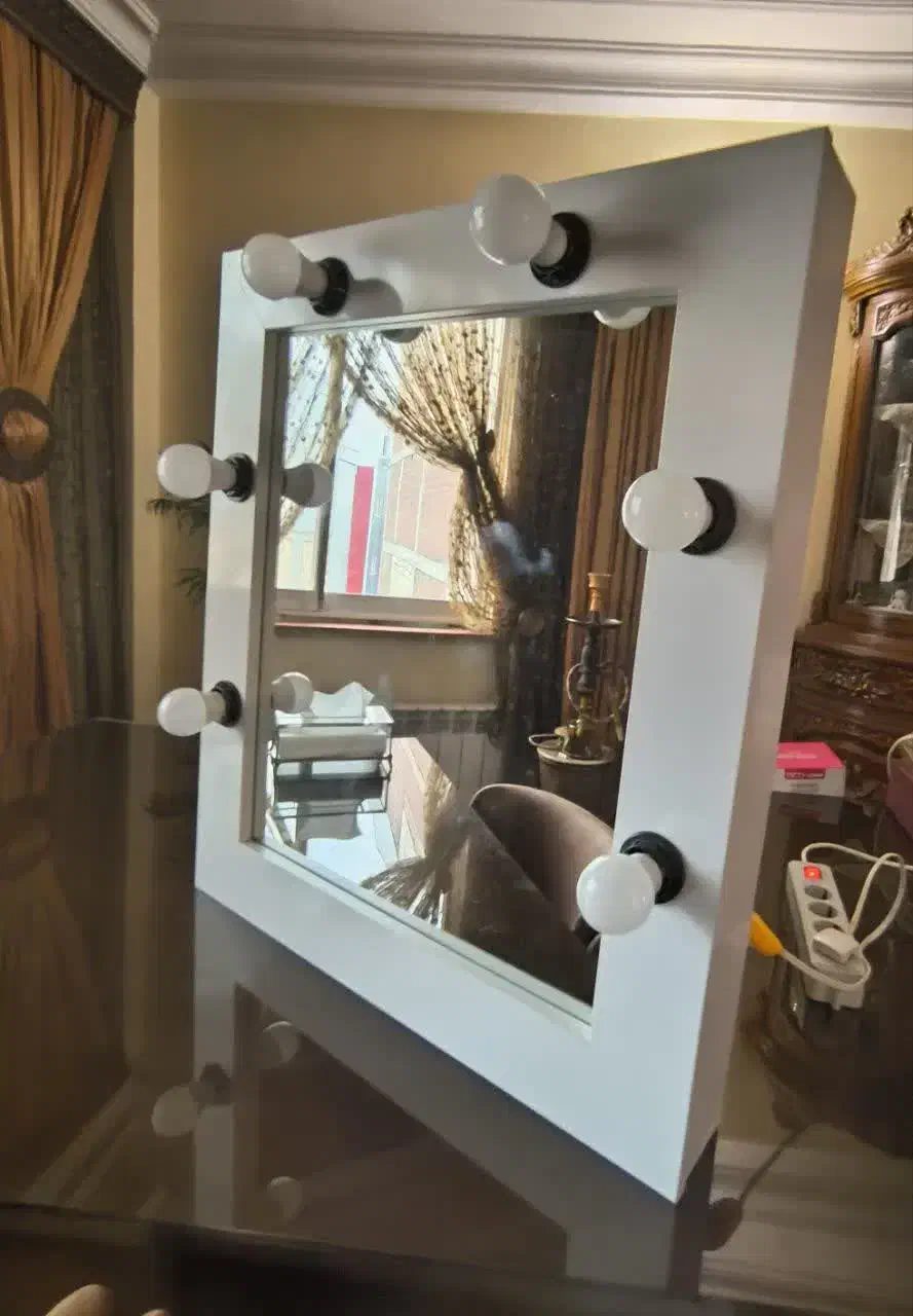 اینه چراغ دار|آینه|رشت, آزادگان|دیوار