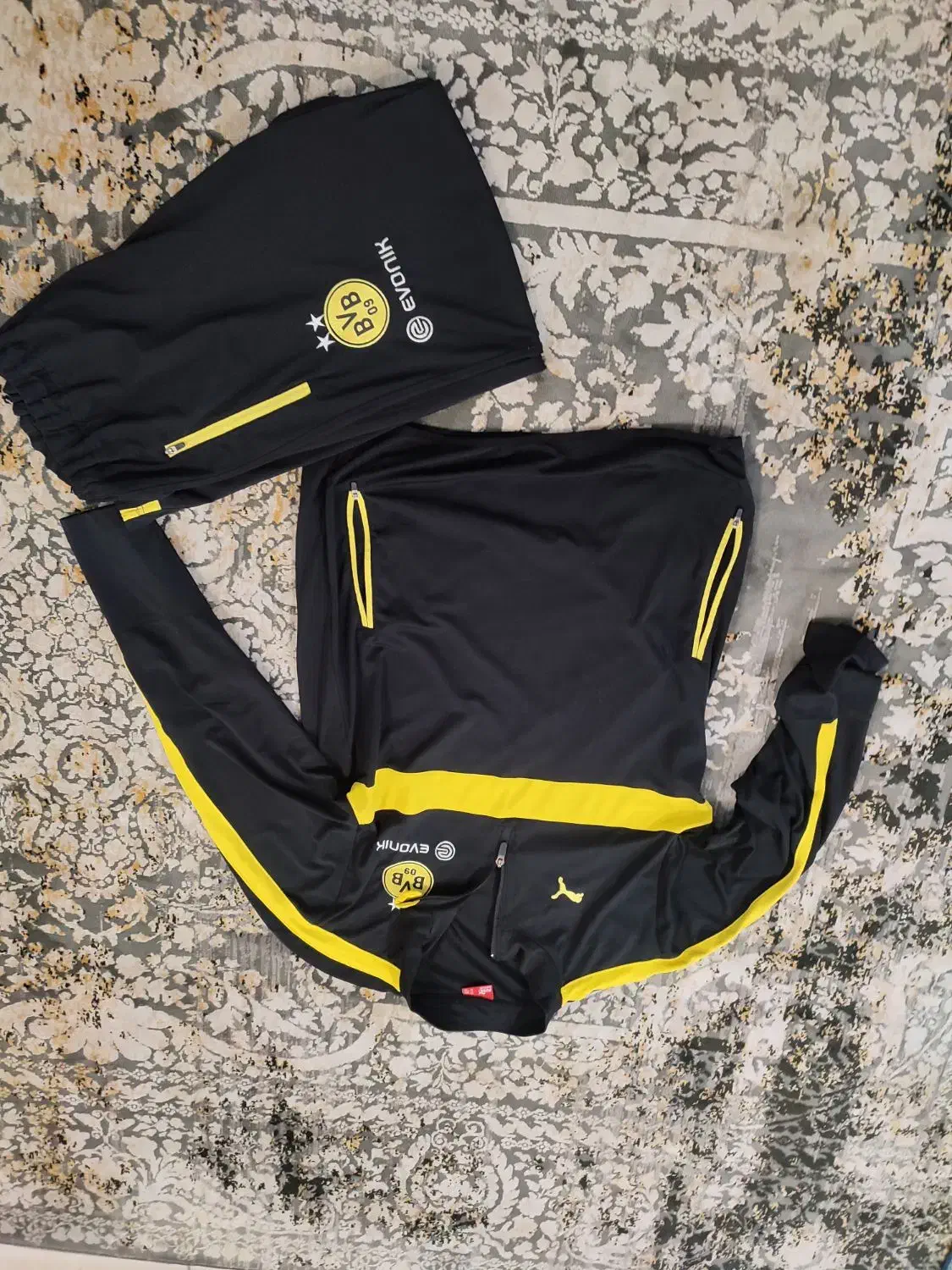 ست گرمکن و شلوار و کفش مجلسی|کیف، کفش، کمربند|هشتگرد, هشتگرد قدیم|دیوار