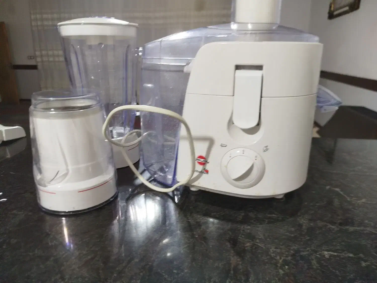 آبمیوه گیری|آبمیوهگیر و آبمرکباتگیر|بیستون, |دیوار