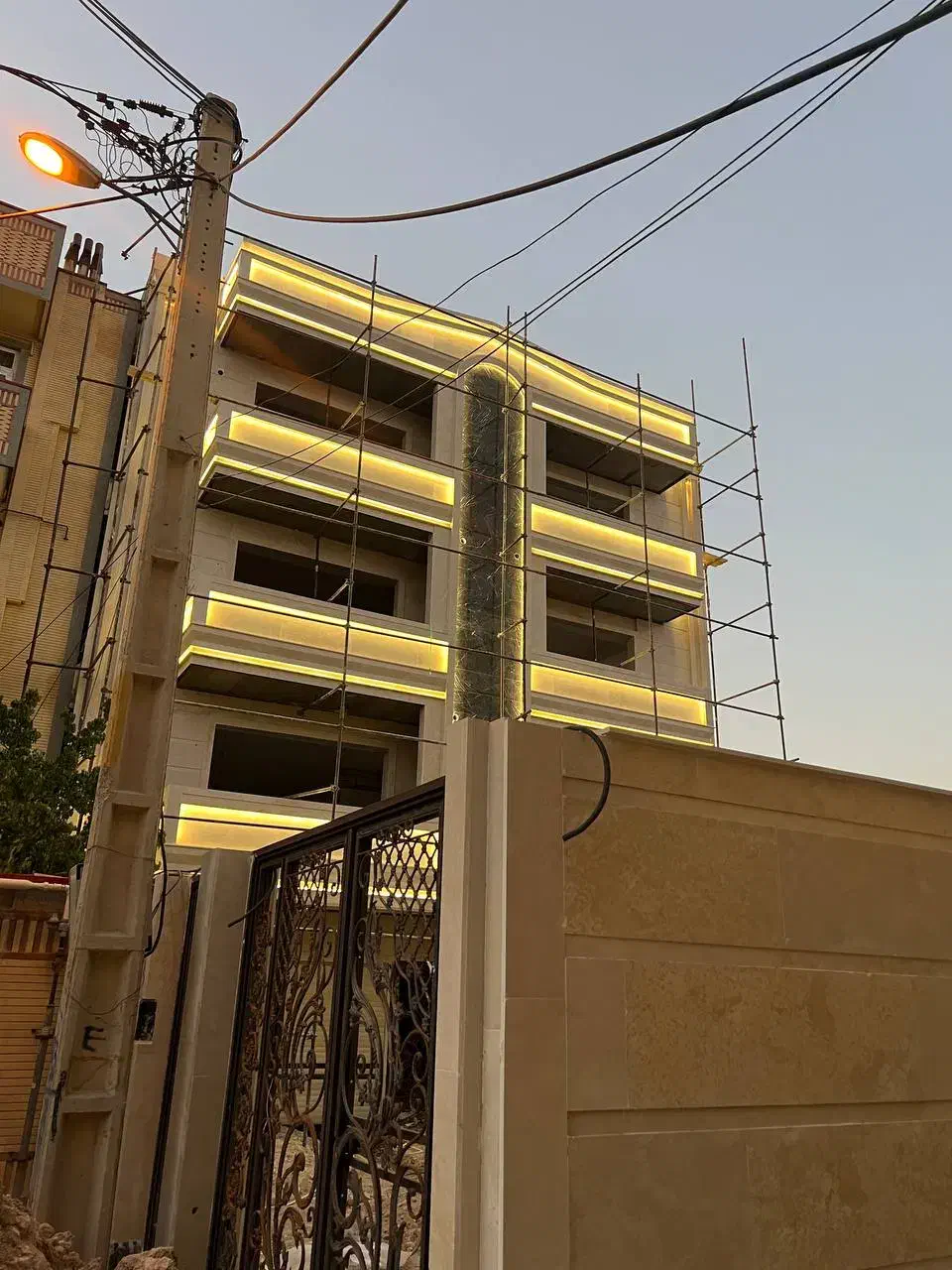 پیش فروش، جنوبی ،وام دار(املاک برادران‌فتحی)|پیش‌فروش املاک|سهند, |دیوار