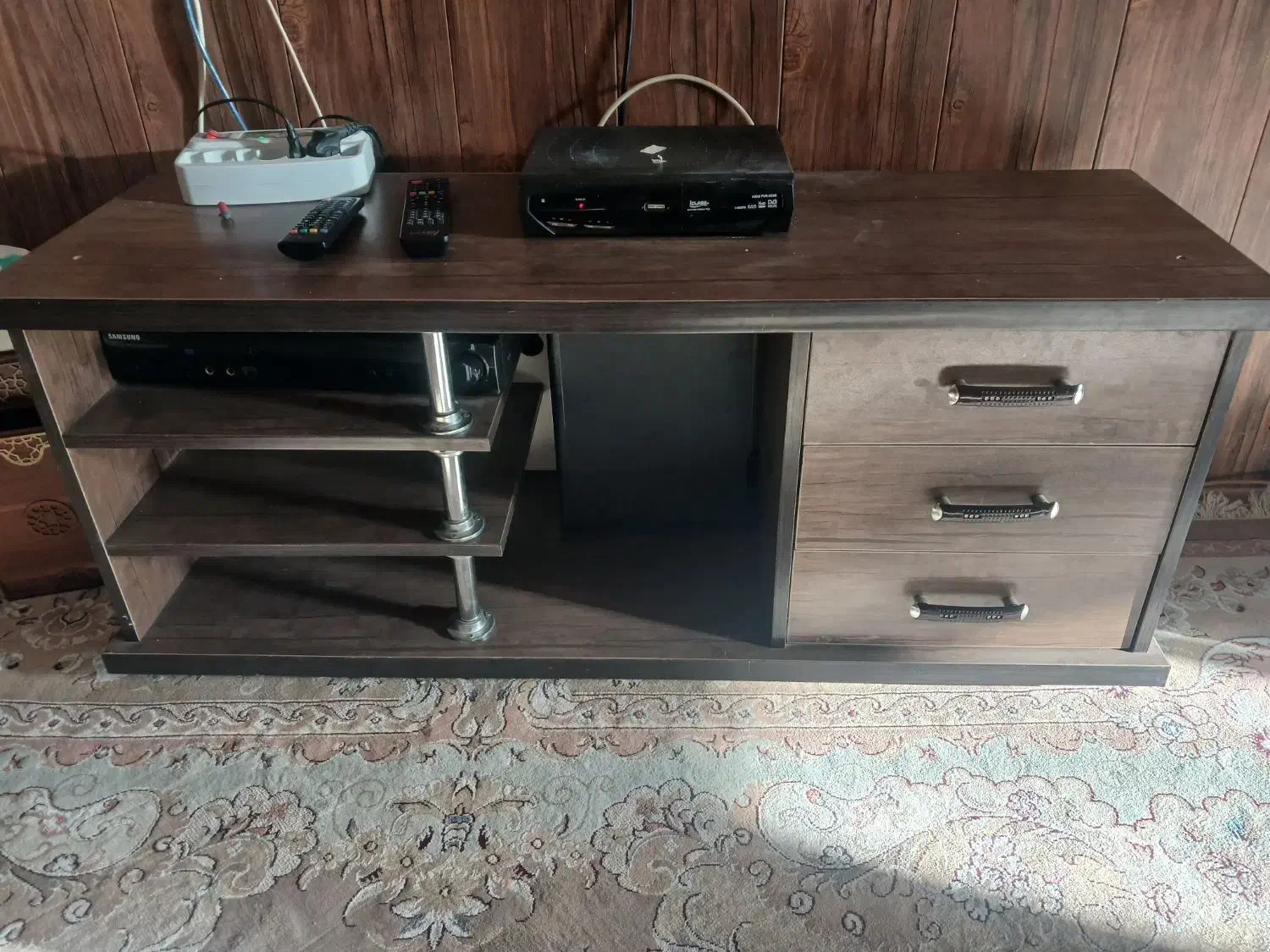 میز تلوزیون در حد نو|میز تلویزیون|ملایر, |دیوار