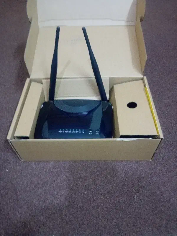 یک دستگاه مودم وایرلس زولتریکس|مودم و تجهیزات شبکه|لاهیجان, قیام|دیوار