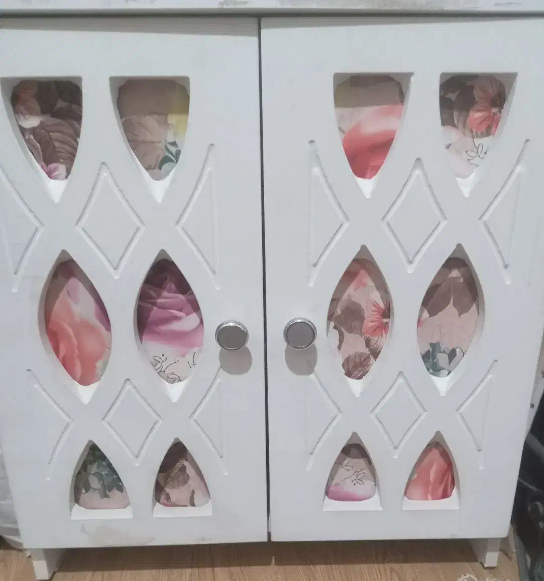 میزچرخ خیاطی واتو|بوفه، ویترین، کنسول|مشهد, چهارچشمه|دیوار