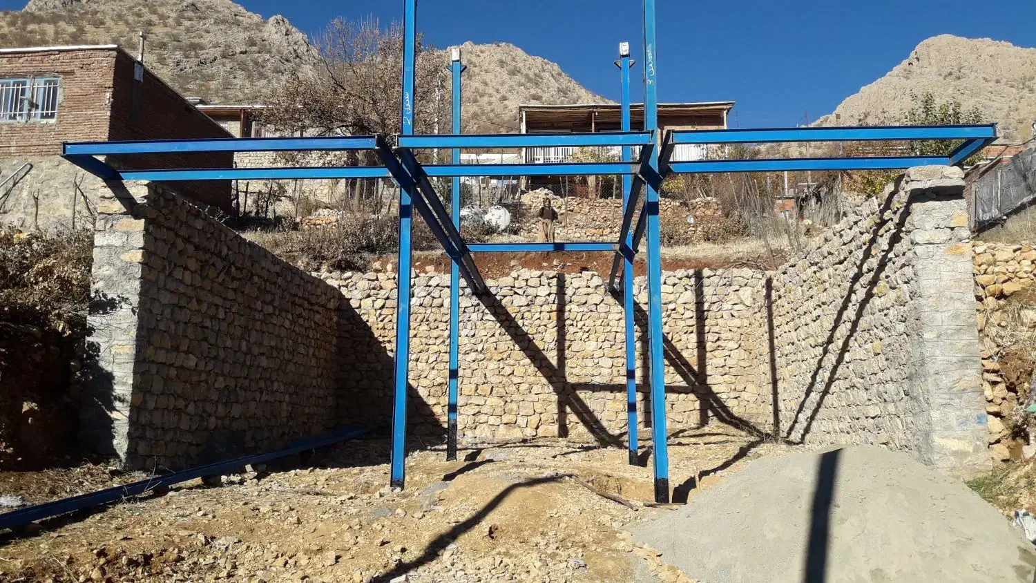 خونه وزمین مسکونی|فروش زمین و ملک کلنگی|سروآباد, |دیوار