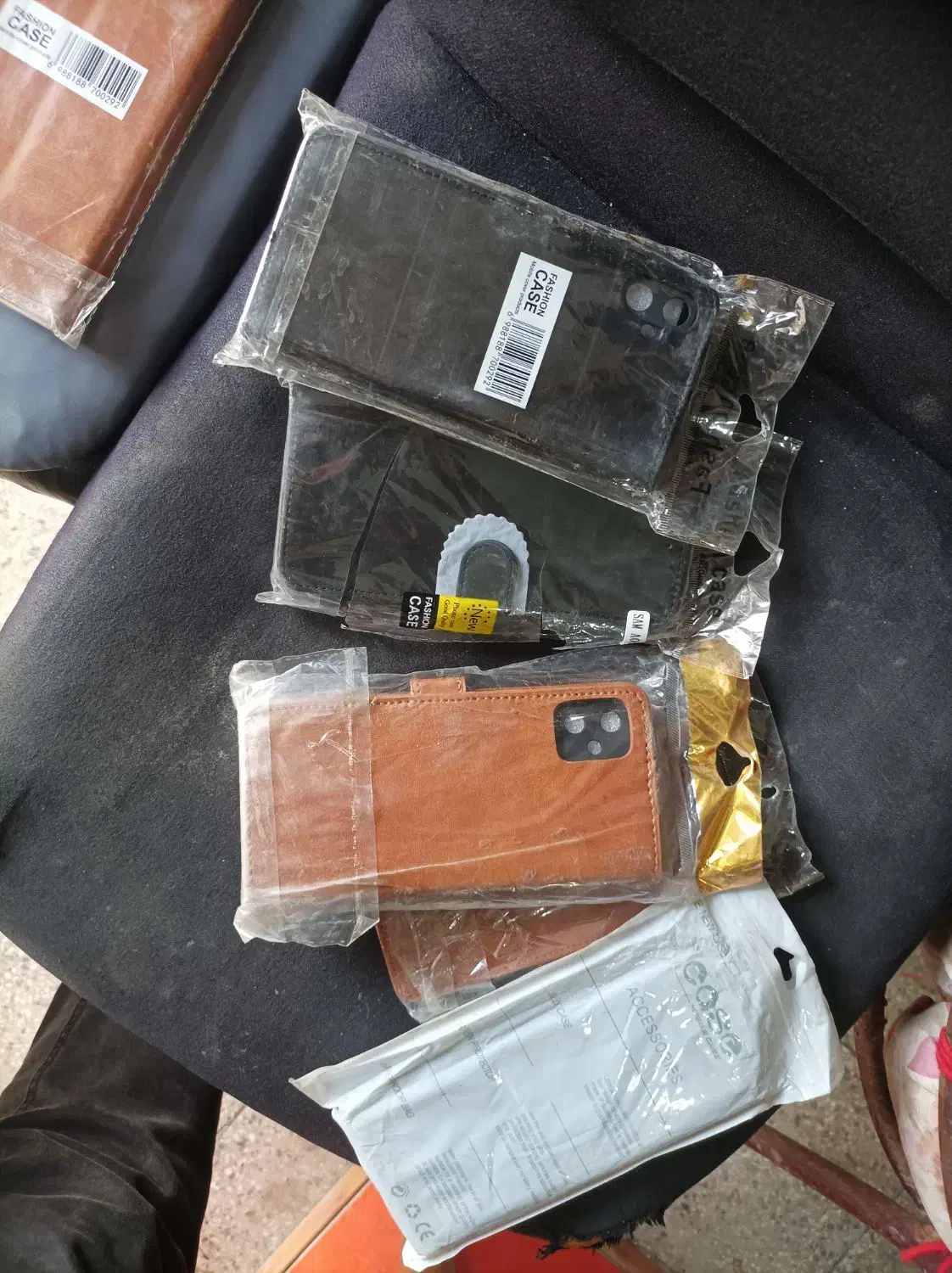 کیف گوشی موبایل نصف فاکتوربدلیل جمع کردن مغازه|لوازم جانبی موبایل و تبلت|کارون, |دیوار