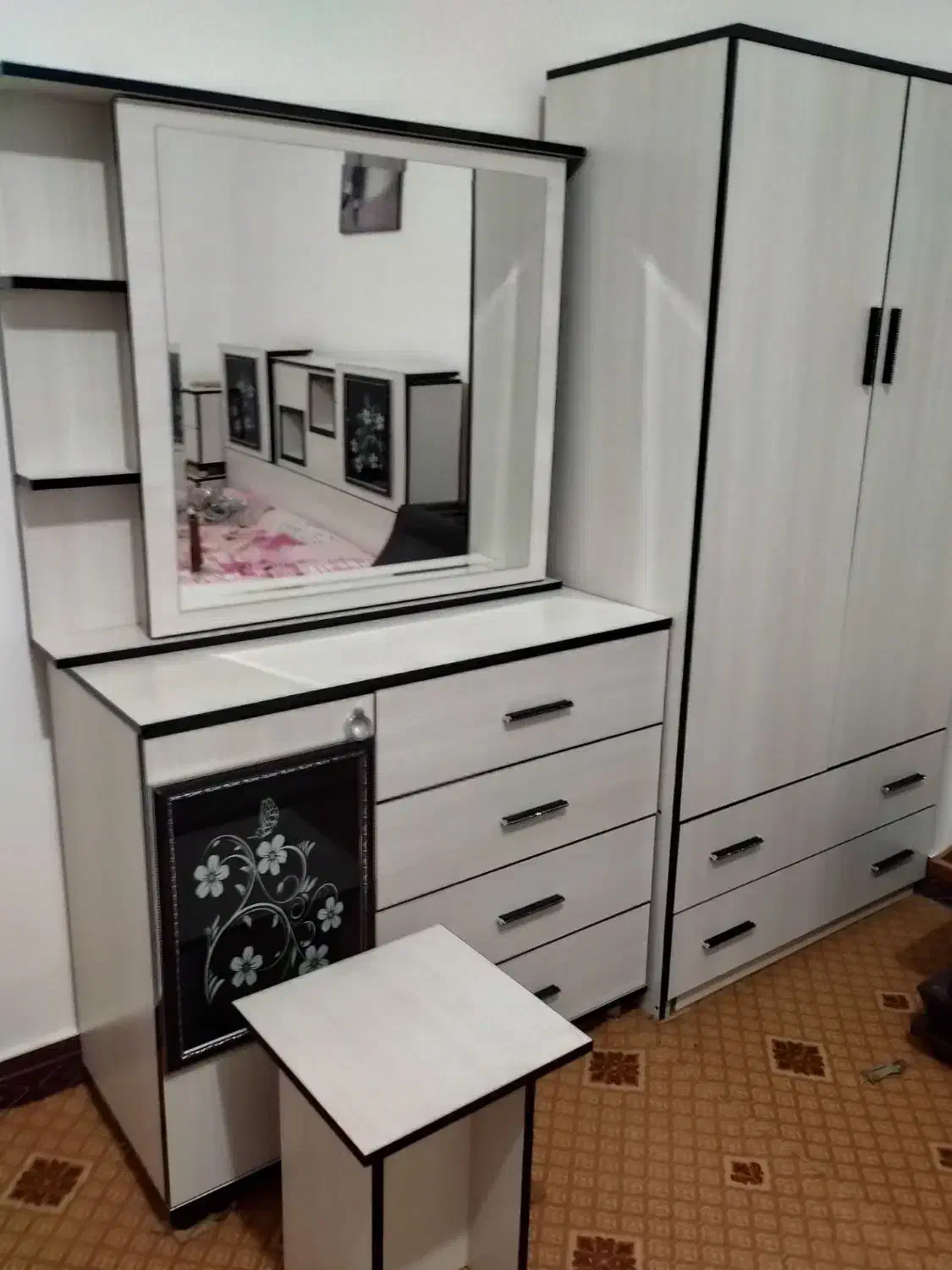 کمدودراور|تخت و سرویس خواب|دشتابی, |دیوار