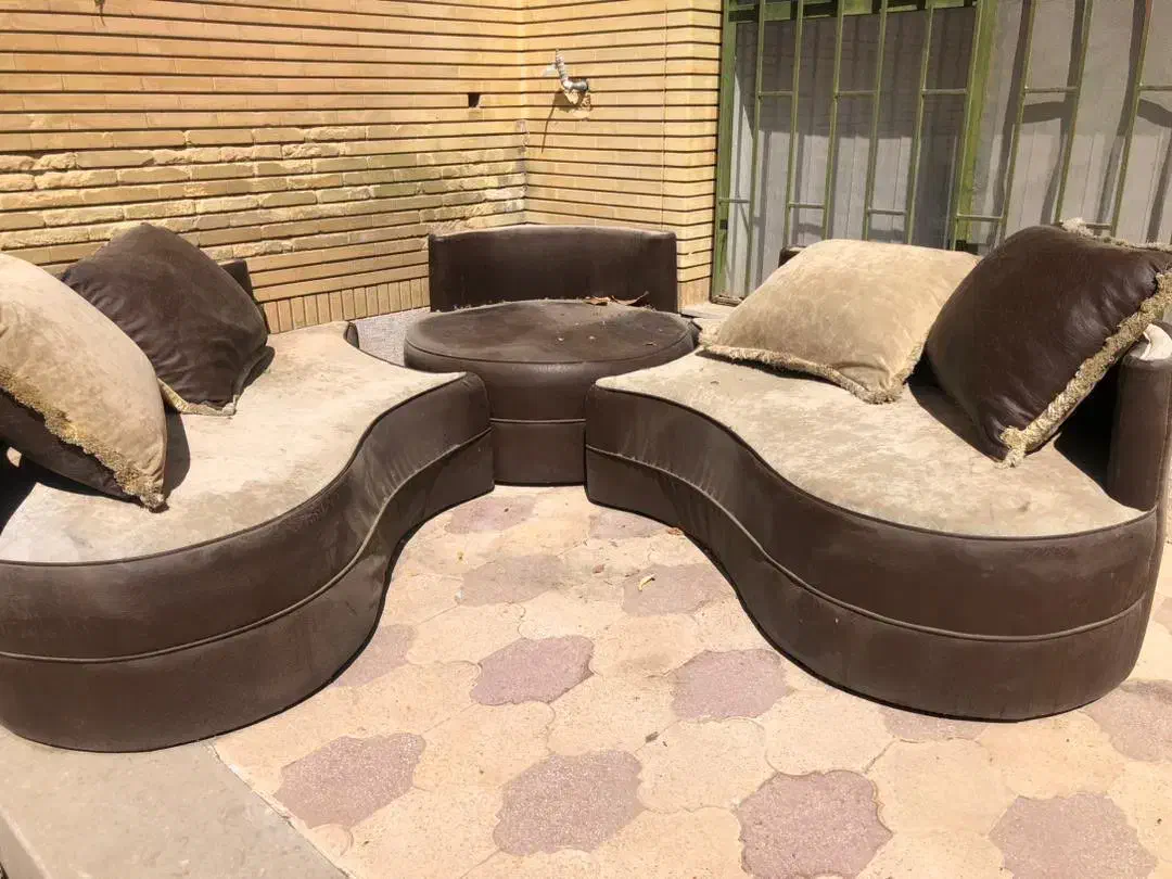 مبل گرد با روکش چرمی|مبلمان خانگی و میز عسلی|شیراز, شهرک بهشتی|دیوار