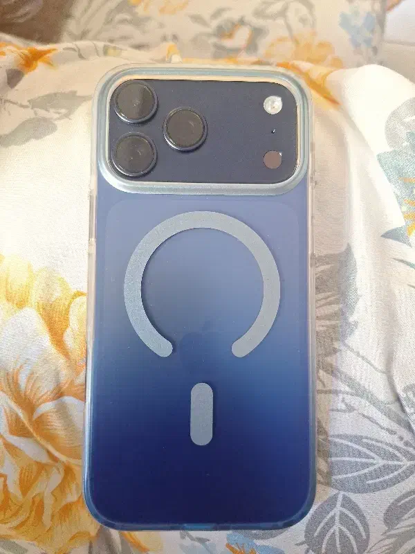 17pro maxآیفون|موبایل|پرند, فاز ۳|دیوار