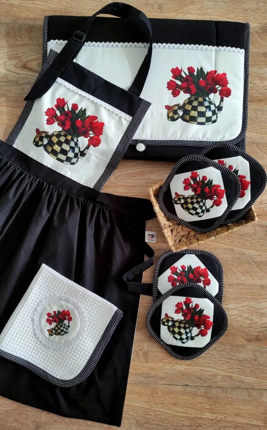 سرویس آشپزخانه عروس|سفره، حوله، دستمال آشپزخانه|نیشابور, پاستور|دیوار