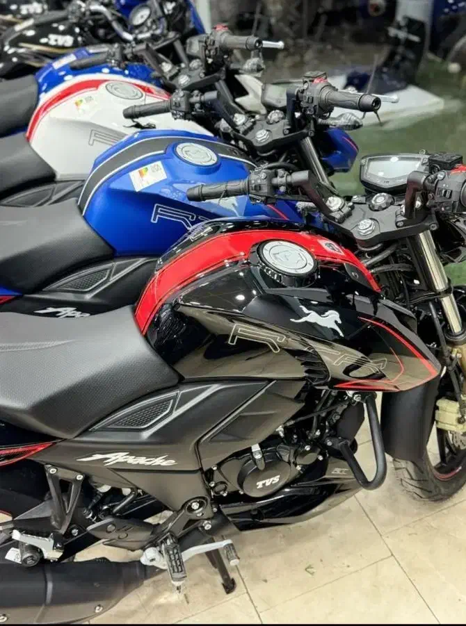 آپاچی ۲۰۰ نیوفیس در حد صفر فول آپشن و ریس آدیشن|موتورسیکلت|گلپایگان, |دیوار