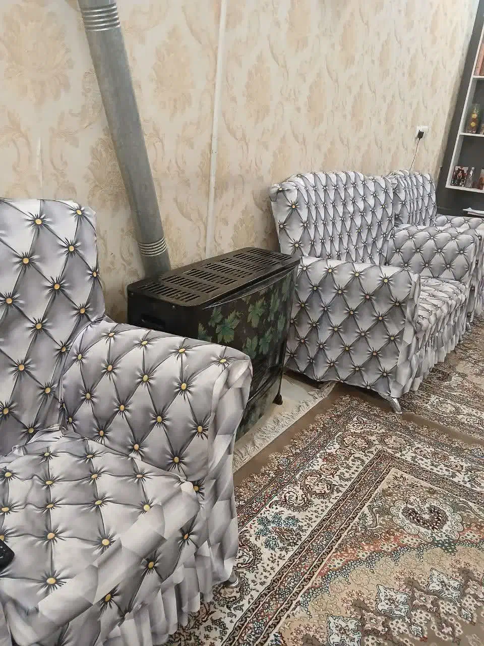 فروش فوری مبل دست دوم|مبلمان خانگی و میز عسلی|یزد, |دیوار