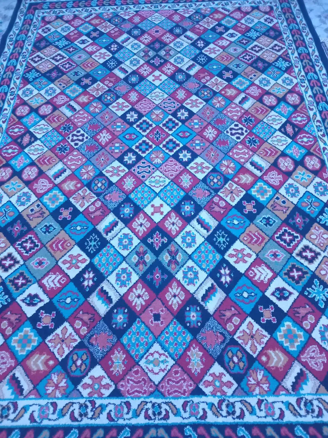 گلیم فرش و کناره در حد نو|فرش|سنندج, |دیوار