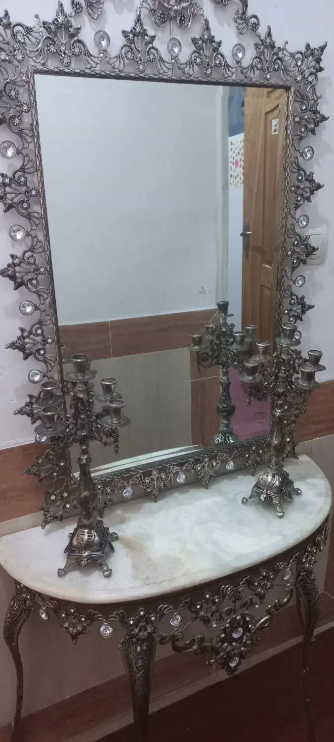 آیینه و شمعدان و میز|بوفه، ویترین، کنسول|جهرم, |دیوار