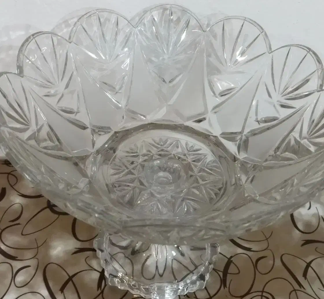 مقداری وسایل|ظروف سرو و پذیرایی|شیراز, بریجستون|دیوار