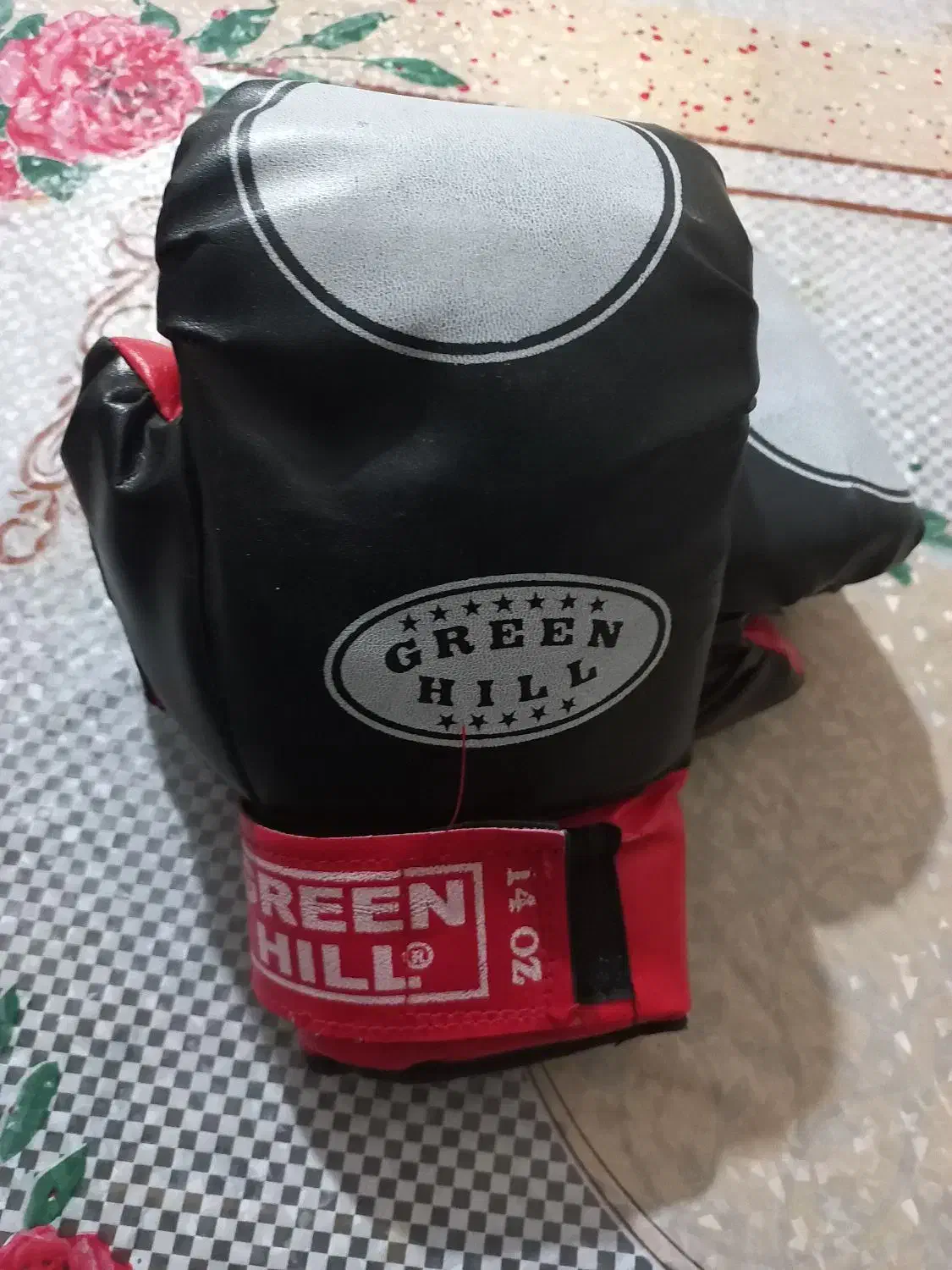 کیسه بوکس و دستکش|تجهیزات ورزشی|کنگاور, |دیوار