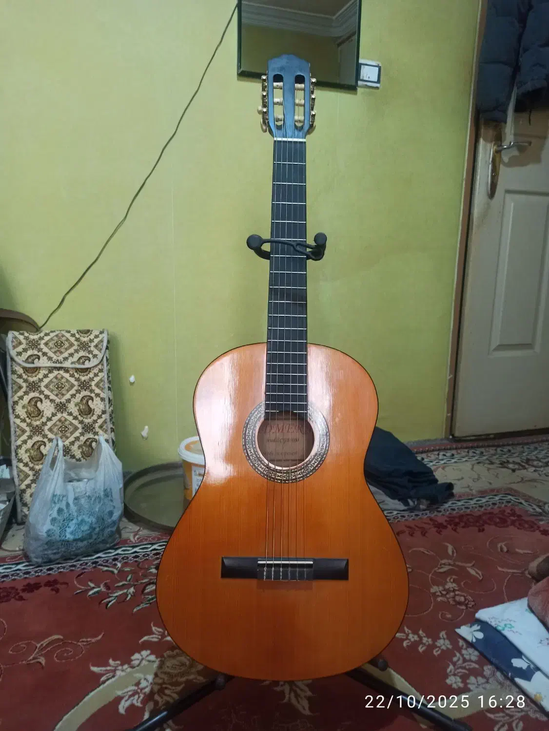 گیتار ادمیرا|گیتار، بیس، امپلیفایر|سقز, |دیوار