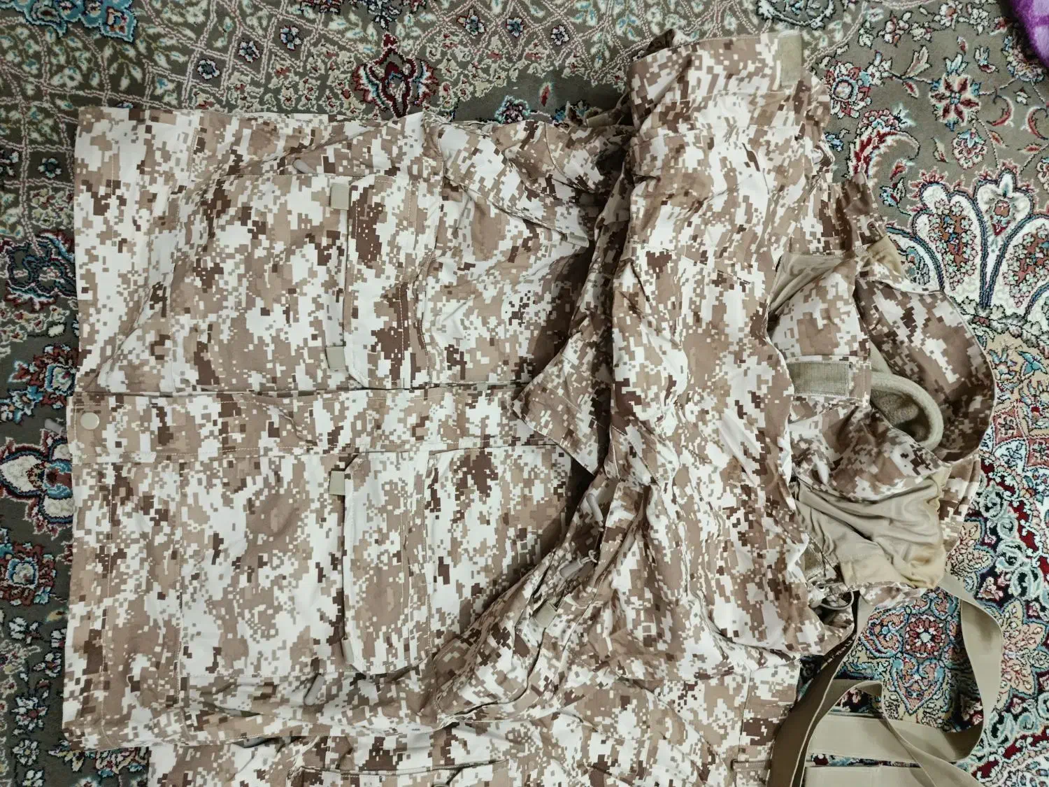 کورتکس خاکی نظامی|لباس|اردبیل, |دیوار