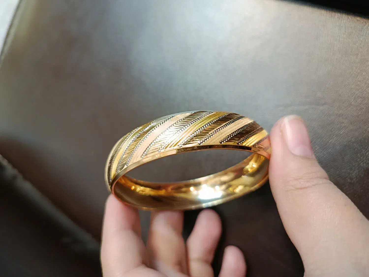 مقداری النگو وتکپوش|جواهرات|بروجرد, |دیوار