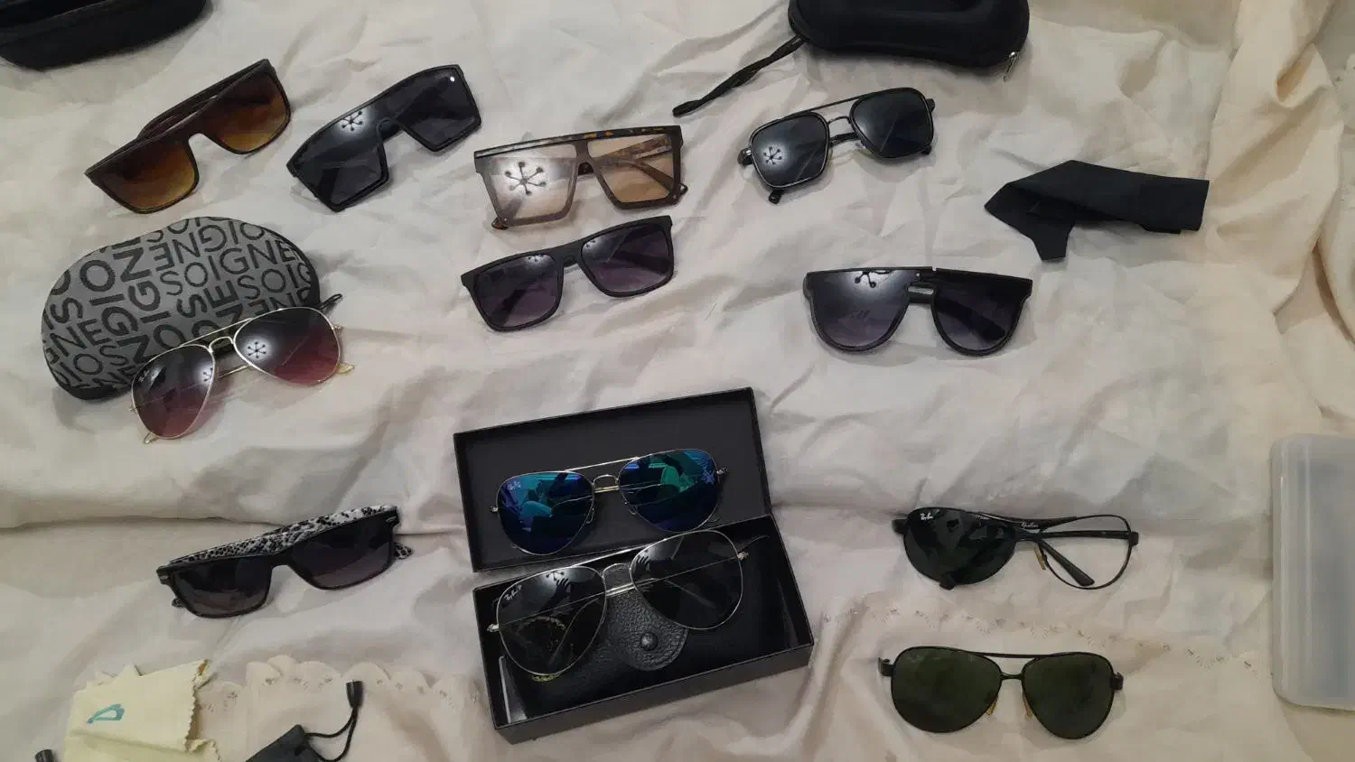 تعدادی عینک|زیورآلات و اکسسوری|قرچک, پارس سرام|دیوار