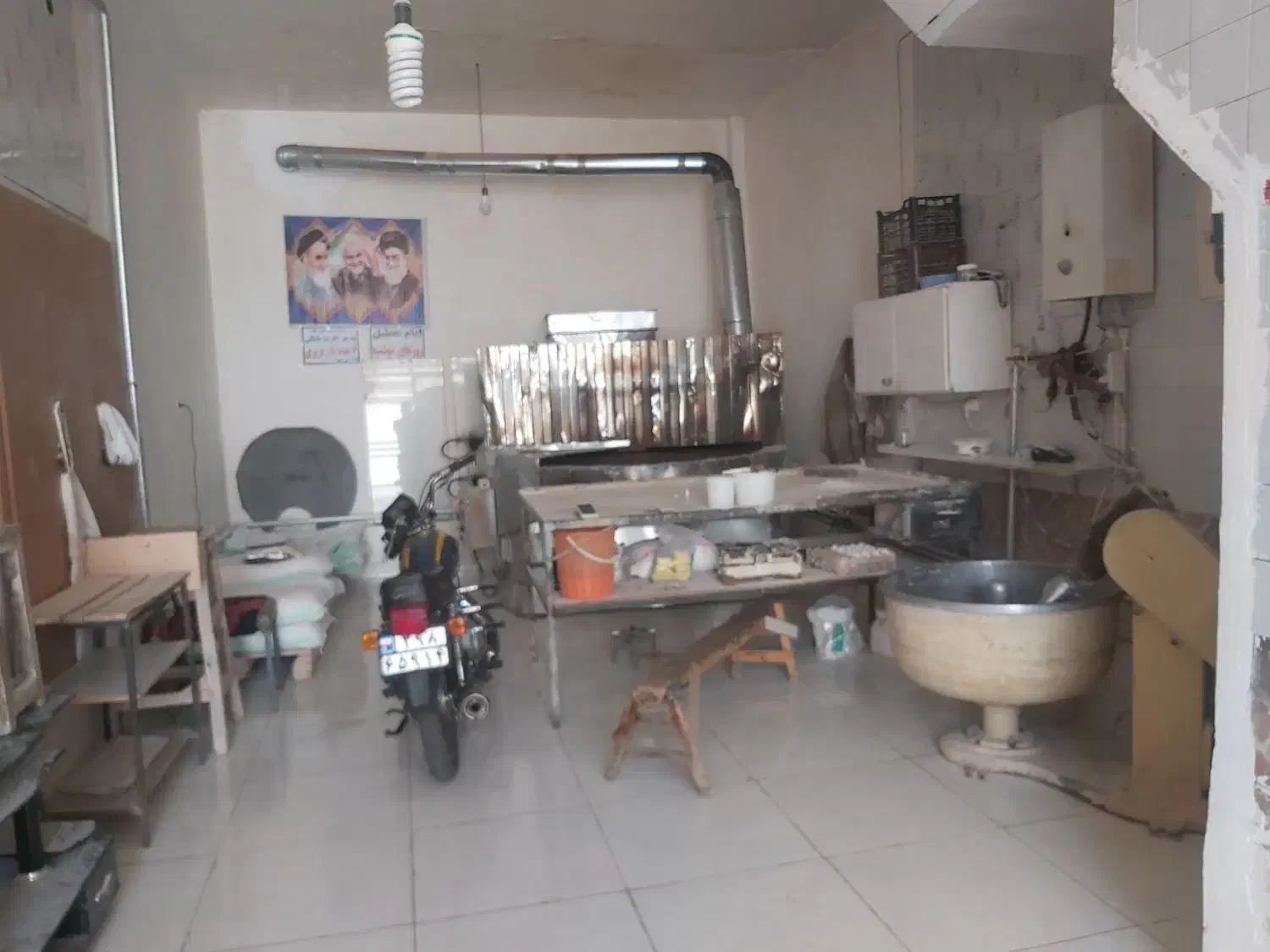 واگذازای یک ملک مساحت ۶۰ متر عرصه سه طبقه|فروش مغازه و غرفه|اهر, |دیوار