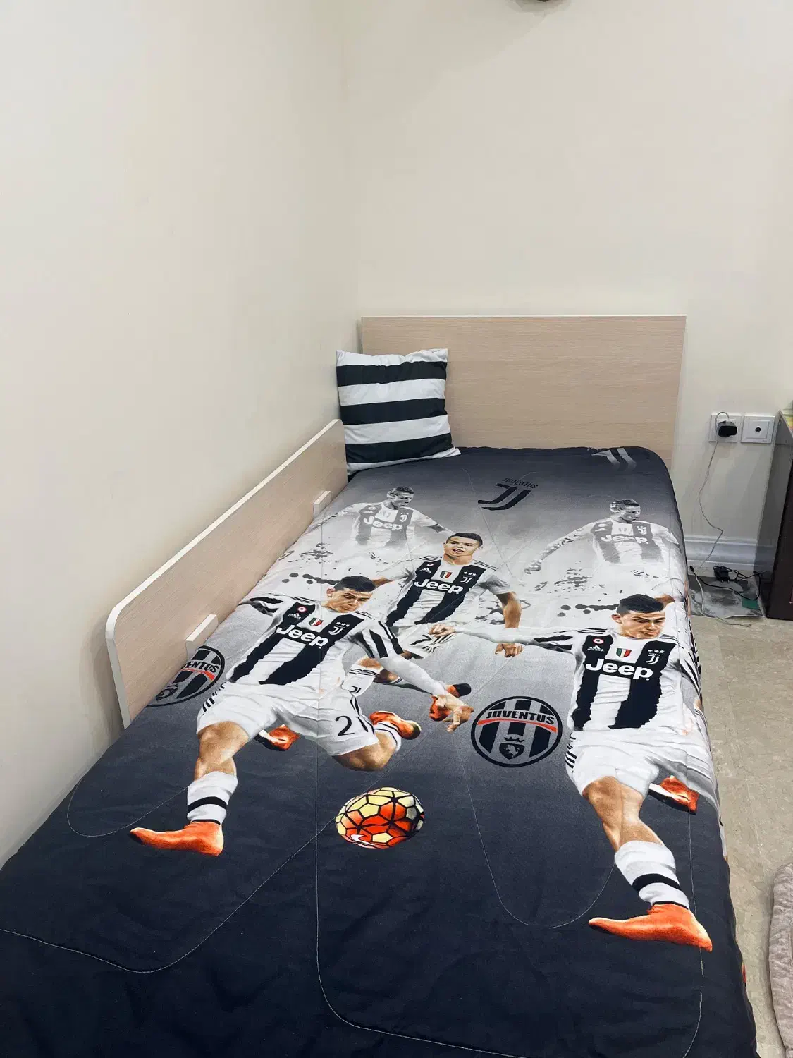 تخت خواب کودک و نوجوان|تخت و سرویس خواب|تهران, نیروی هوایی (پیروزی)|دیوار