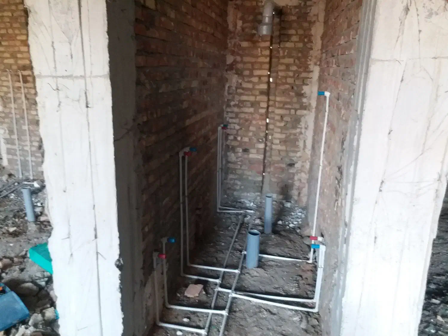 کاشیکاری و سرامیک کاری و بازسازی صفر تا صد|خدمات پیشه و مهارت|زاهدان, |دیوار