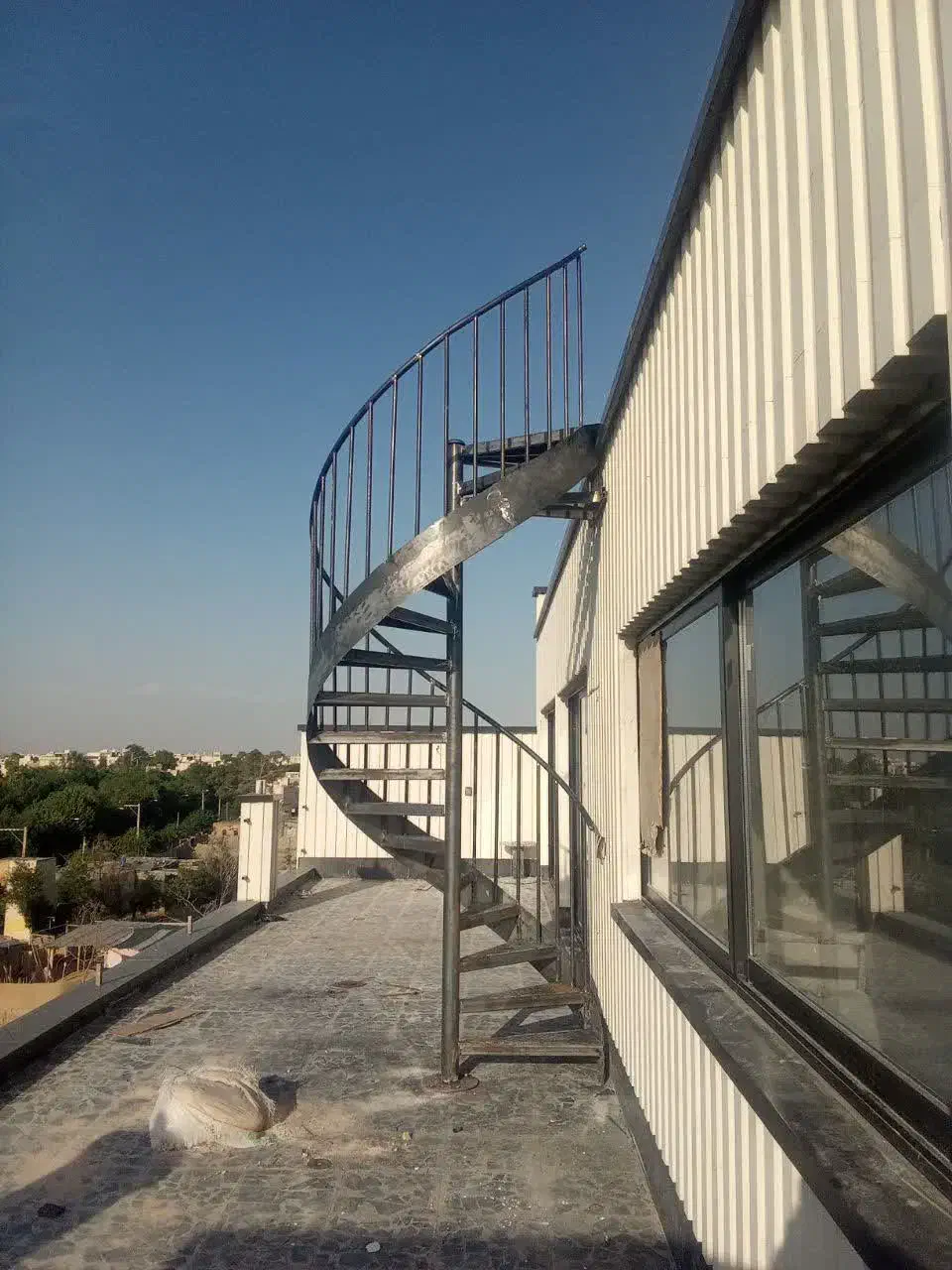 پله پیچ،پله گرد،پله هندی ،پله معلق ،پله آهنی|خدمات پیشه و مهارت|اصفهان, باغ فدک|دیوار