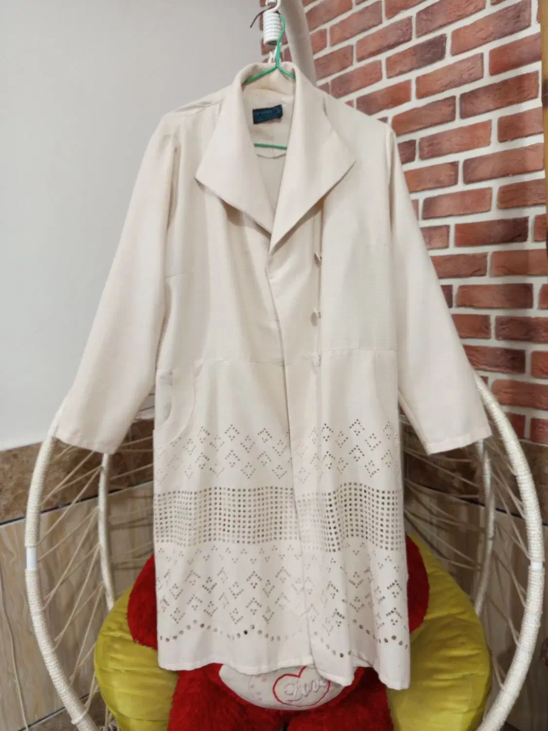 چند عدد مانتو و پیراهن وکت وشلوار مجلسی به قیمت|لباس|خان ببین, |دیوار