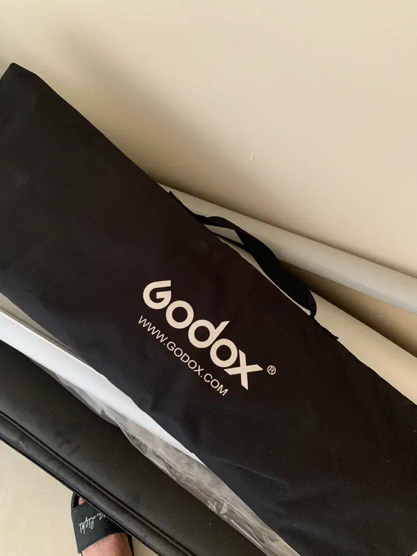 فلاش qs300ii گودکس و سافت باکس همراه سه پایه godox|دوربین عکاسی و فیلمبرداری|شهریار, شهریار|دیوار