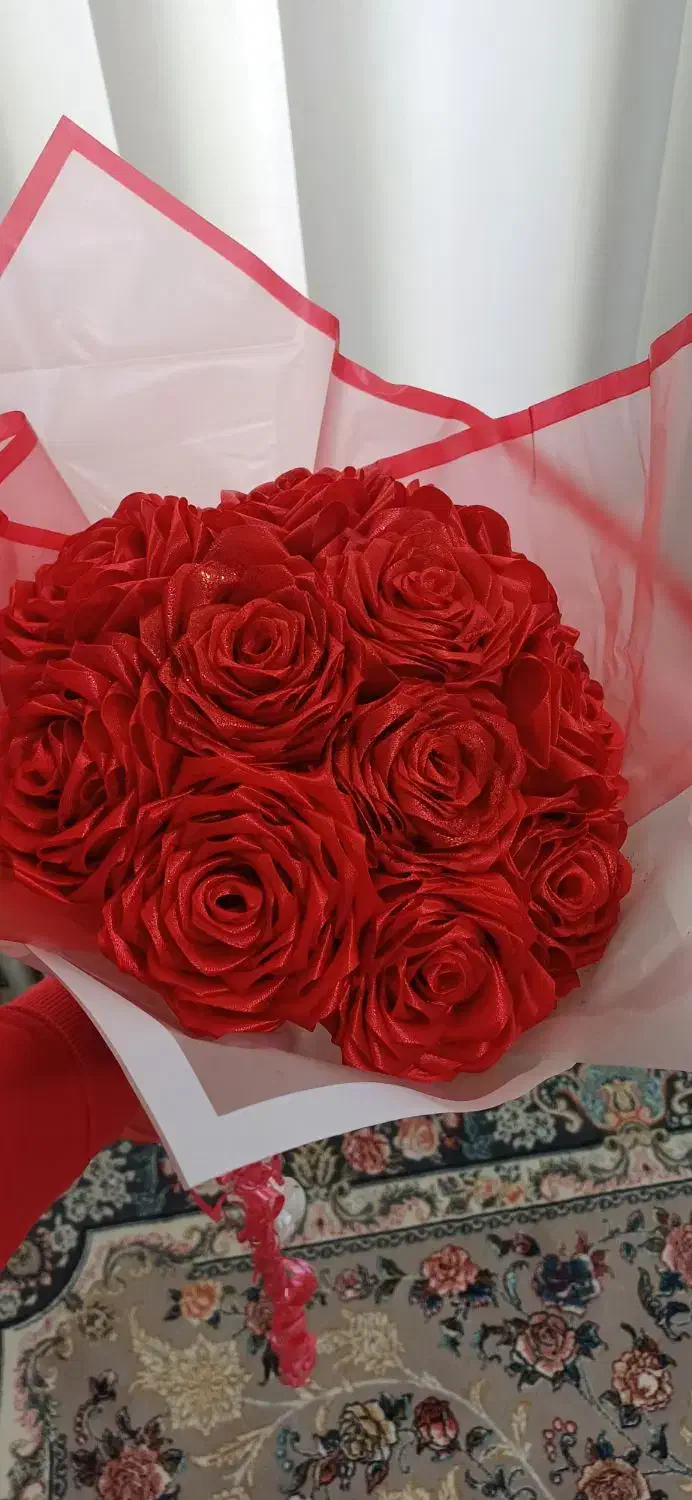 چند شاخه گل|گل مصنوعی|میانه, |دیوار