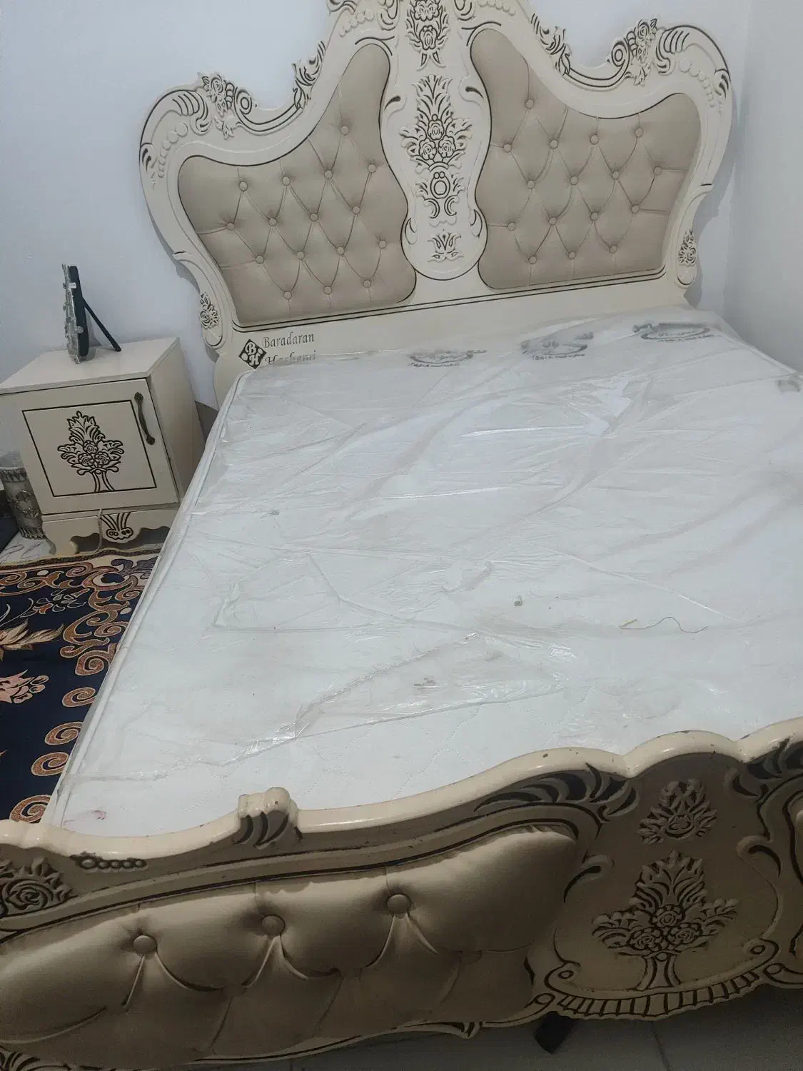 تخت خواب وتشک|تخت و سرویس خواب|کشکوئیه, |دیوار