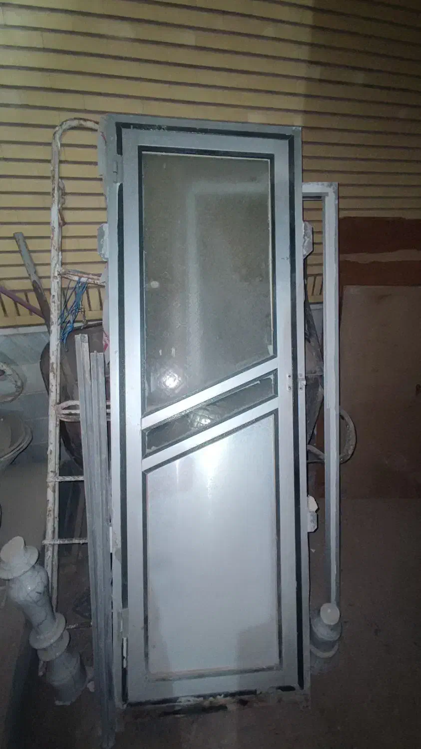 درب و پنجره ساختمان|مصالح و تجهیزات ساختمان|قم, صفائیه|دیوار