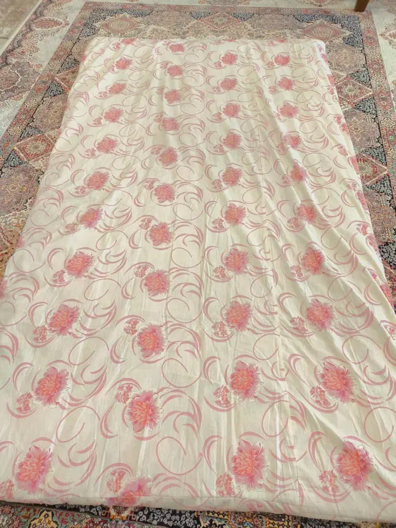 لحاف و تشک پشمی|رختخواب، بالش، پتو|رشت, فلسطین|دیوار