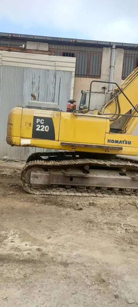 بیل ۲۲۰ کماتسو ۲۰۰۷ کم کار|خودرو سنگین|بندرعباس, |دیوار