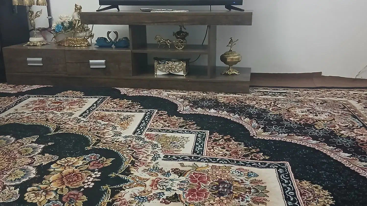 زیرتلویوزن به قیمت خوب|میز تلویزیون|همدان, |دیوار