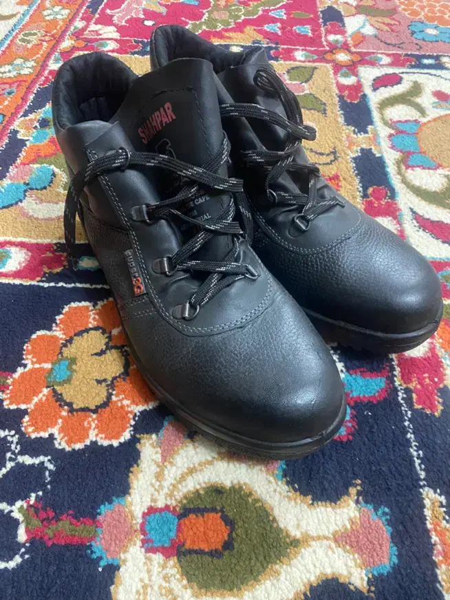 کفش ایمنی نونو فقط ۷۰۰هزار تومن جنس عالی و خارجی|کیف، کفش، کمربند|تربت جام, بیست متری منبع آب|دیوار