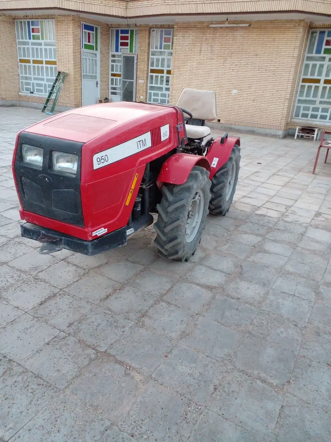 تراکتور گلدونی ۹۵۰ مدل ۱۴۰۳|خودرو سنگین|کشکوئیه, |دیوار