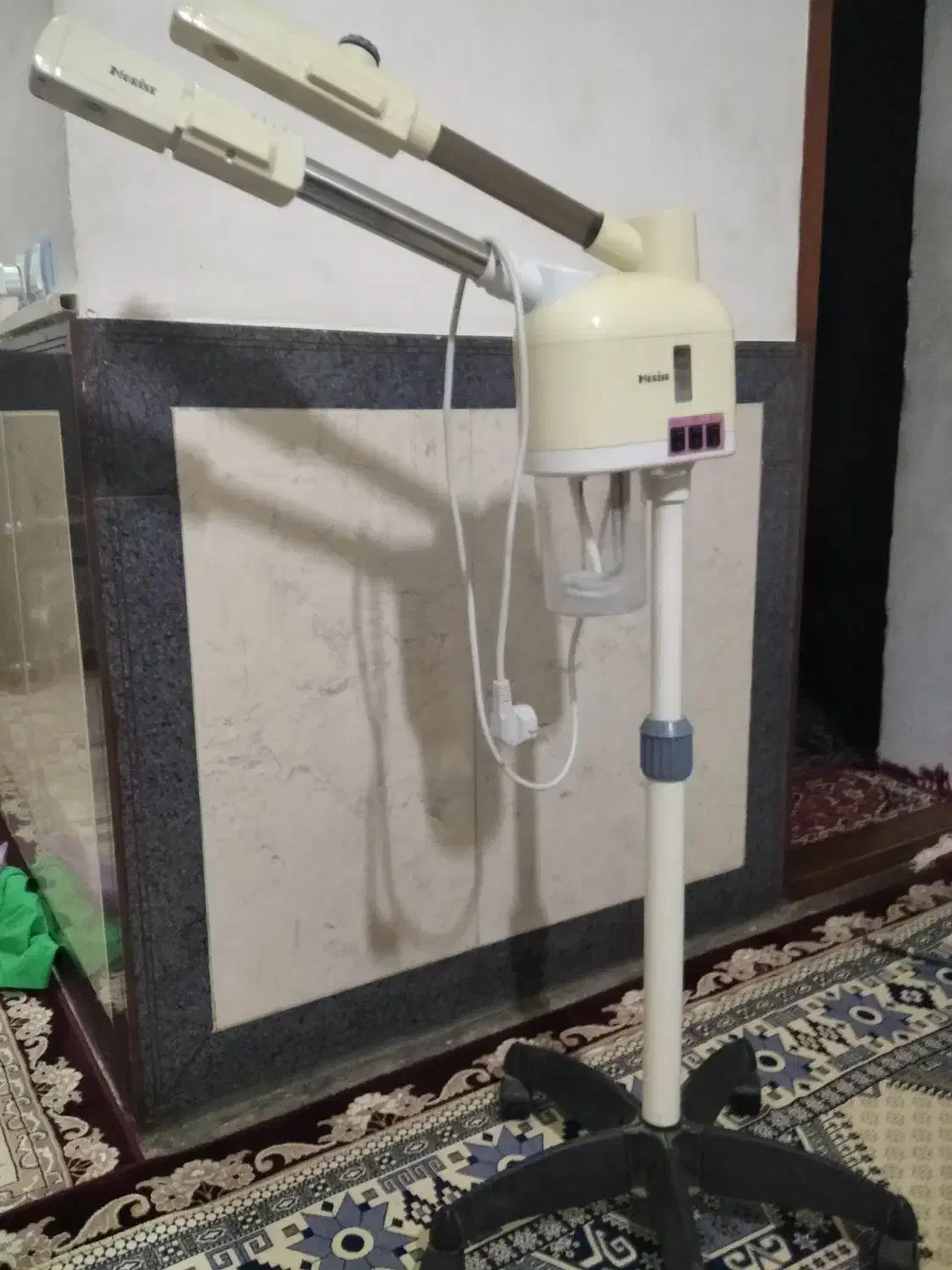 وسایل سالن زیبایی|آرایشگاه و سالنهای زیبایی|هرسین, |دیوار