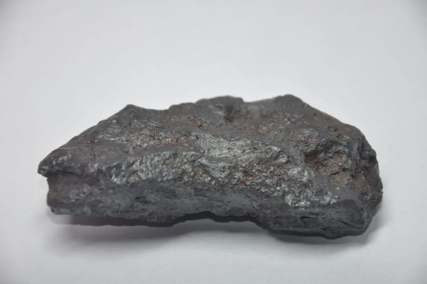 شهاب سنگ|جواهرات|رباطکریم, رباطکریم|دیوار