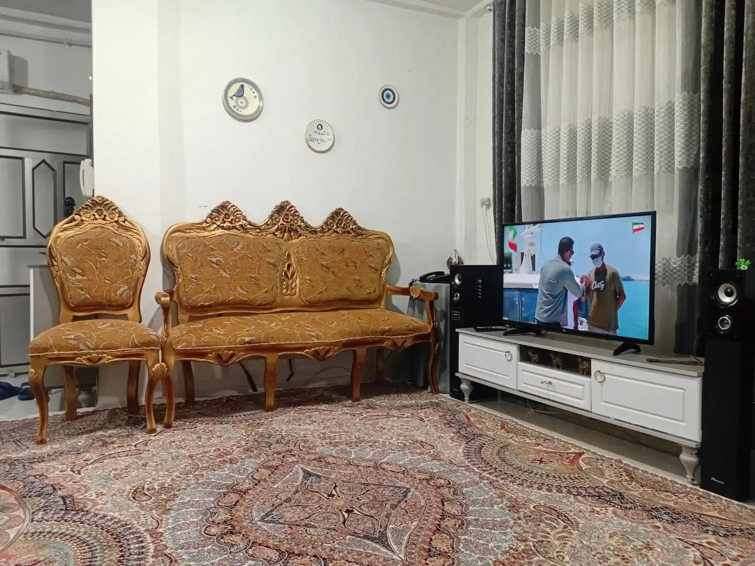 مبل 9 نفره|مبلمان خانگی و میز عسلی|لاهیجان, حاجی آباد|دیوار
